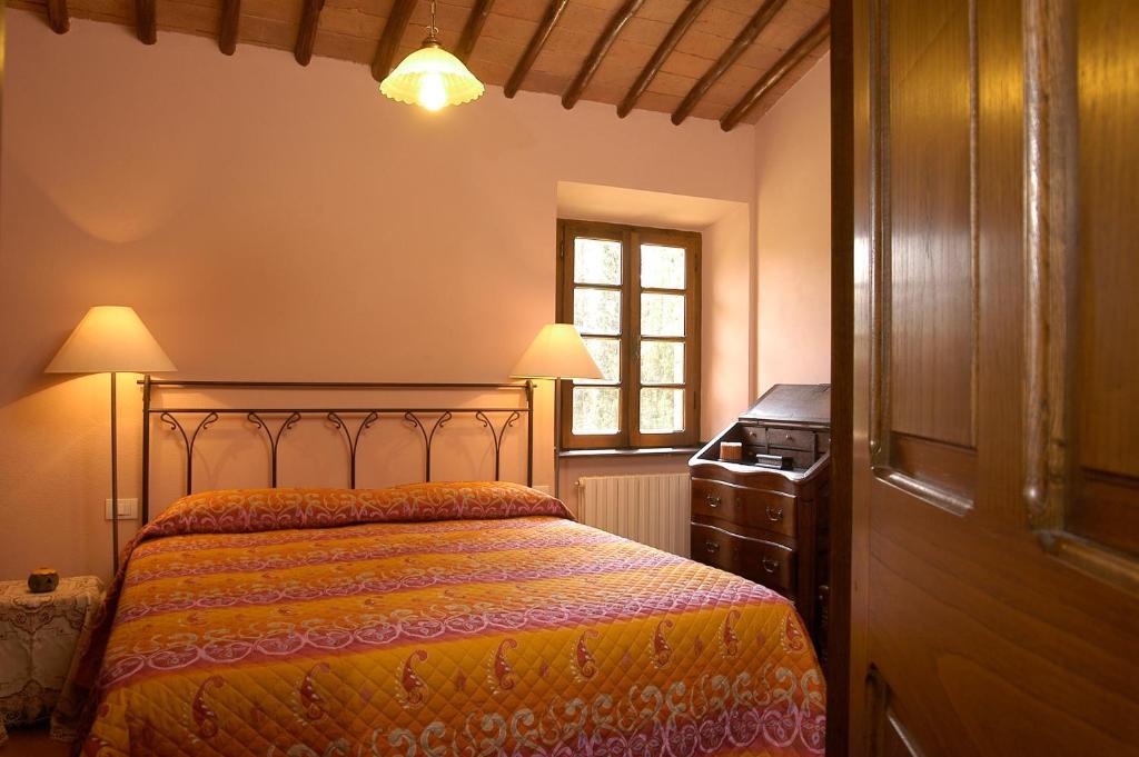 Bed & Breakfast Antico Casale San Lorenzo Ponte A Bozzone Habitación foto